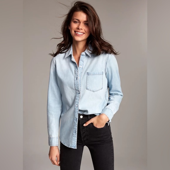 Aritzia Tops - Denim Forum THE EX BOYFRIEND SHIRT Aritzia Size S